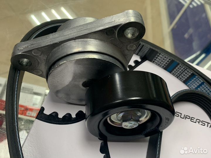 Комплект натяжитель ролик и ремень шевролет лачети