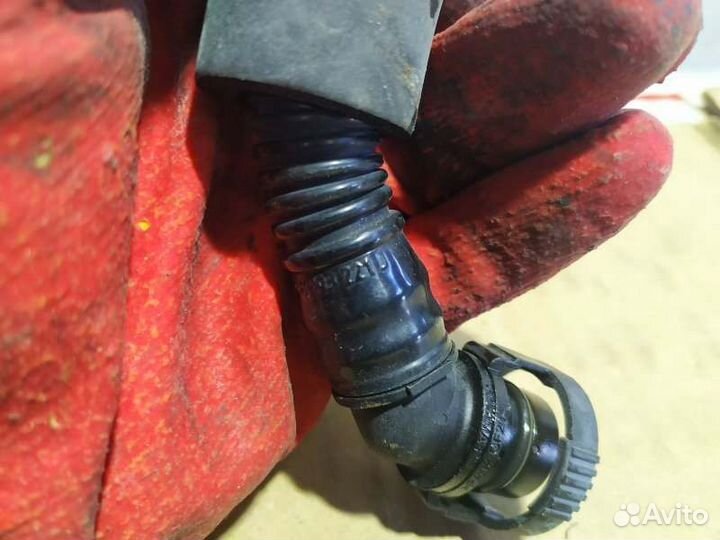 Патрубок вентиляции картера Volkswagen Passat B6