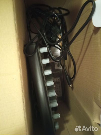 Микшерный пульт Behringer