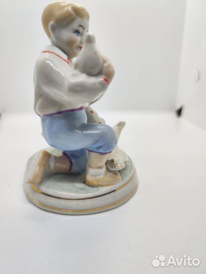 Статуэтка СССР Детки кормят голубей Полонное