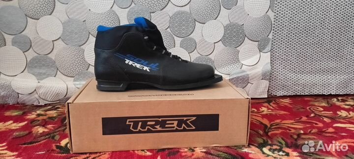 Лыжные ботинки trek