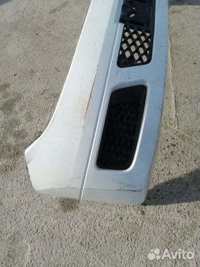 Бампер передний Nissan Elgrand E51