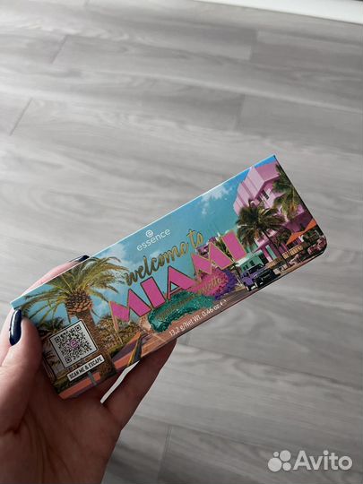 Палетка теней essence