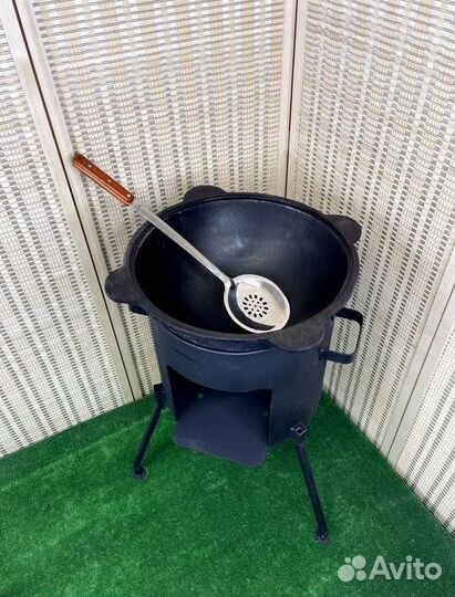 Казан чугунный с печкой