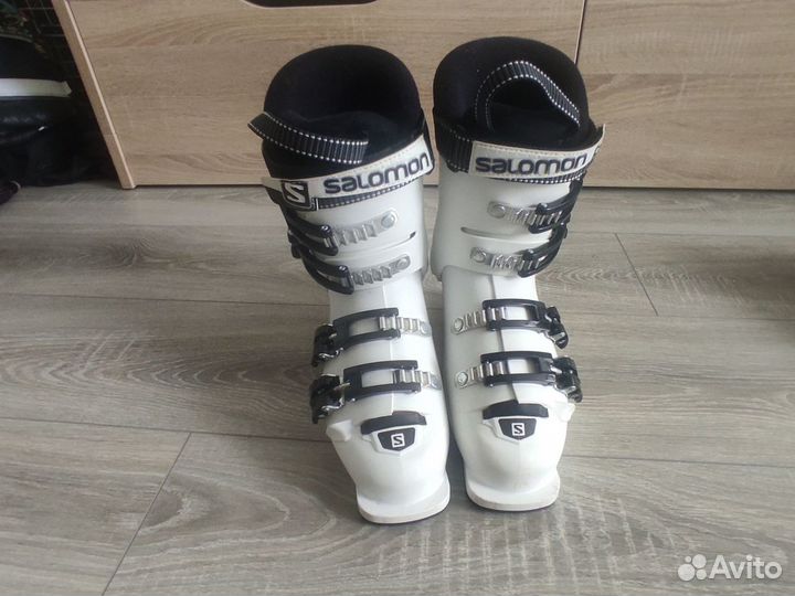 Горнолыжные ботинки Salomon 60T. Размер 23.0-23.5