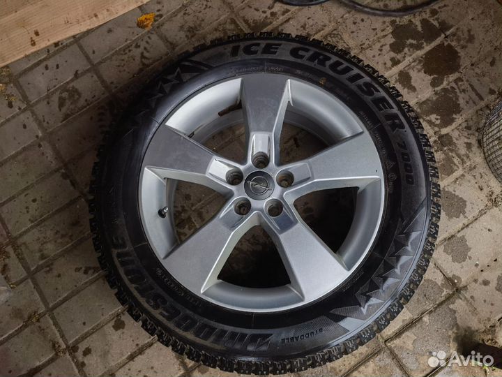 Bridgestone Ice cruiser 7000 215/60 r17 на литье