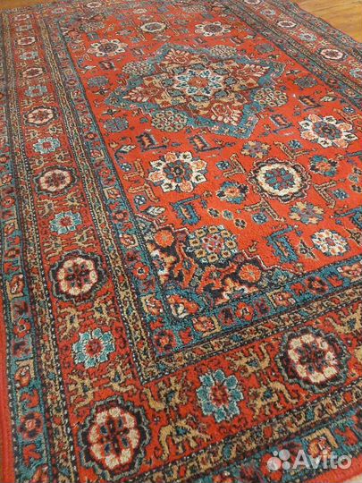 Шерстеной ковер