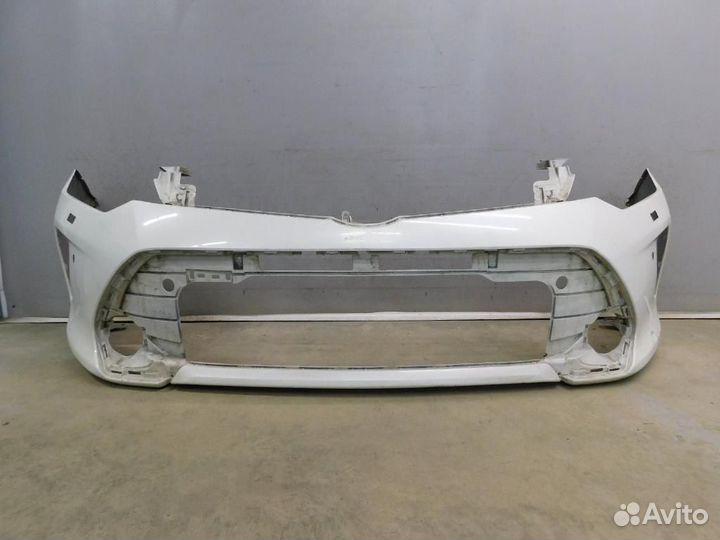 Бампер передний Toyota Camry
