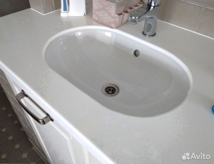 Столешница для ванной из искуственного камня