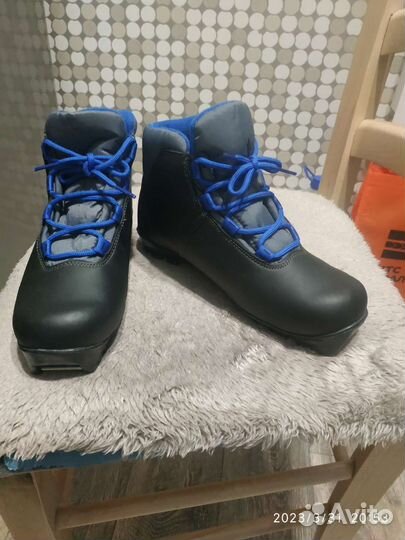 Лыжные ботинки