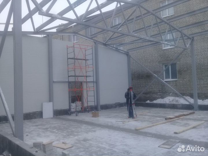 Бригада строителей