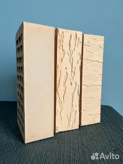 Кирпич облицовочный светлый *