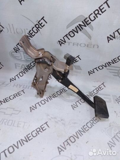 Педаль тормоза KIA Sportage 3 под АКПП