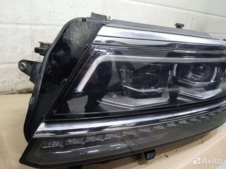 Фара левая Volkswagen Tiguan 2