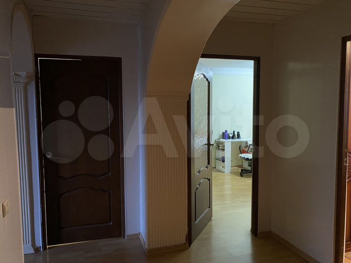 3-к. квартира, 74,2 м², 2/5 эт.