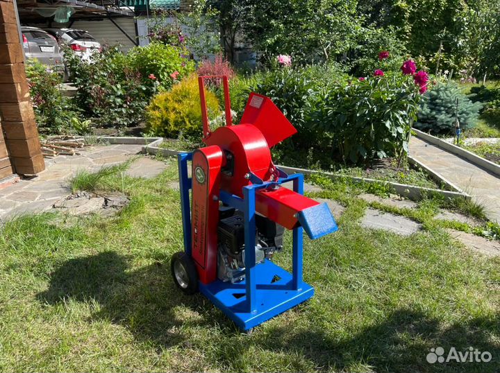 Садовый Измельчитель Веток и Травы (бензиновый)