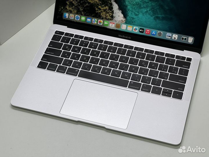 MacBook Pro 13 2018 i5/8/128 полный комплект