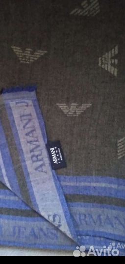 Шарф Armani, шапка Calvin Klein