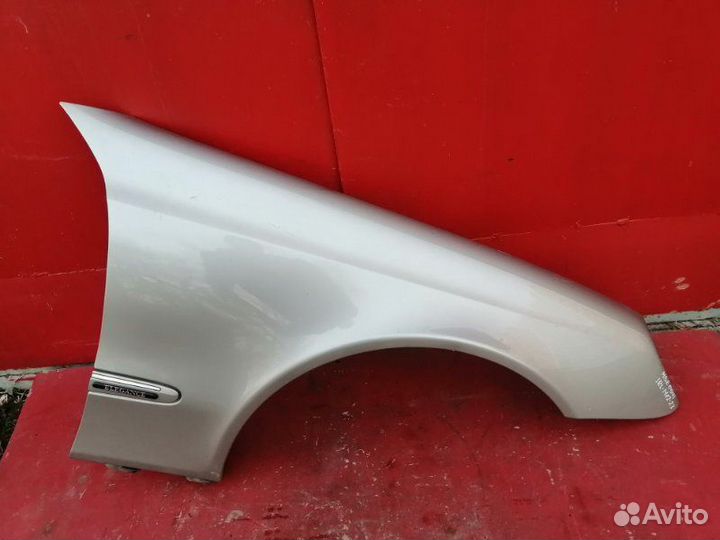 Крыло переднее правое Mercedes-Benz E-Class W211