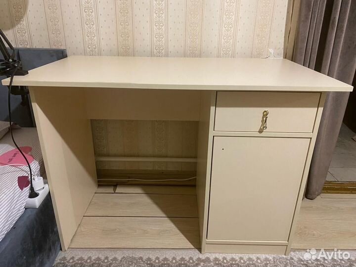 Письменный столик бу