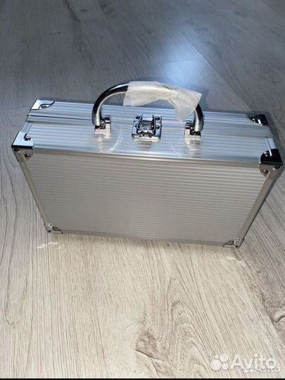 Набор декоративной косметики с кейсом, новый