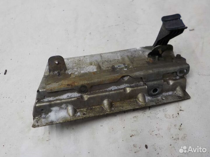 Кожух выпускного коллектора volkswagen passat B6