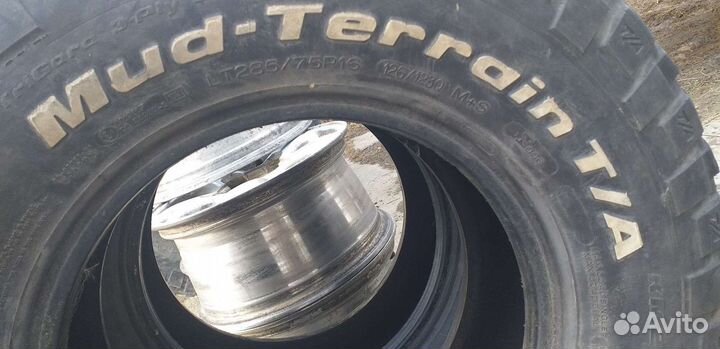 Bfgoodrich Mud-Terrain T/A 285/75 R16