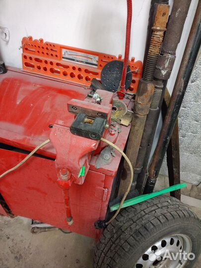 Верстак слесарный с тисками