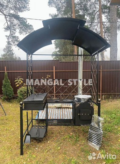Мангал с крышей