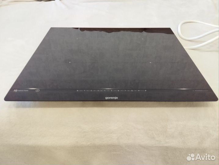 Индукционная варочная панель Gorenje IS 646 BG