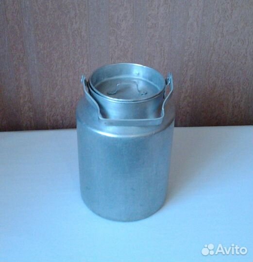 Фляга алюм. 40л., бидон алюм., бутылки пласт. 1 л