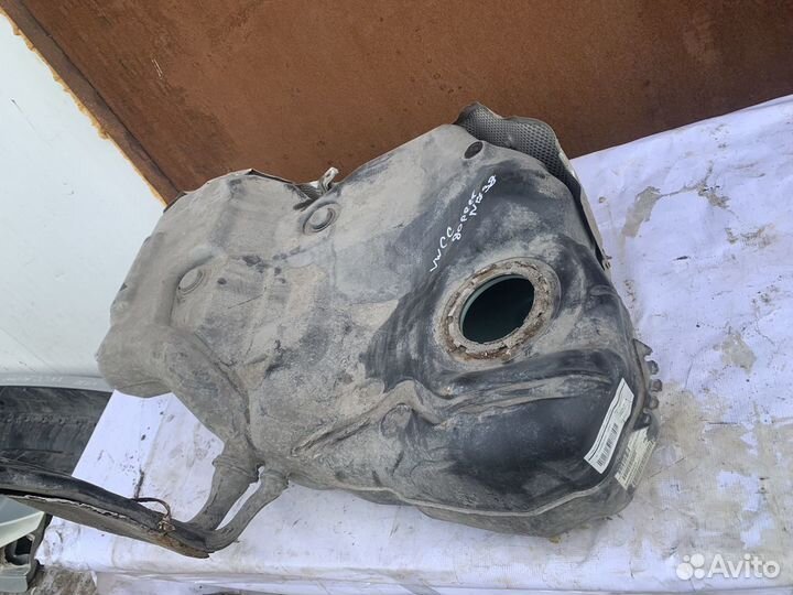 Бензобак vw passat cc до рест