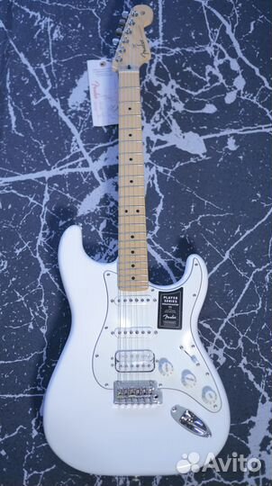 Fender Player Stratocaster HSS Polar White Maple
