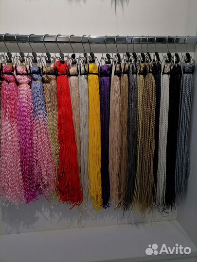 Косички зизи, афрокудри, канекалон