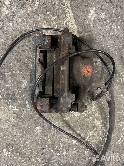 Суппорт задний правый Mercedes Sprinter W906