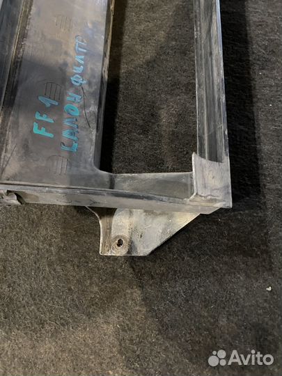 Корпус салонного фильтра Ford Focus 1