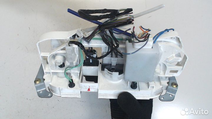 Переключатель отопителя Mitsubishi Montero Sport