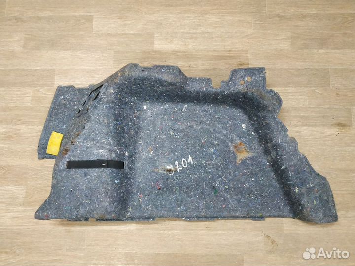 Обшивка багажника левая Ford Focus III 2011-2019