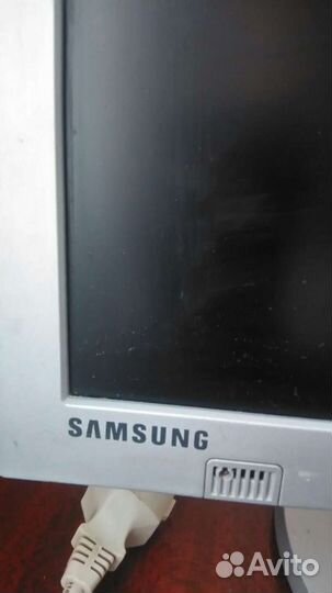 Монитор Samsung