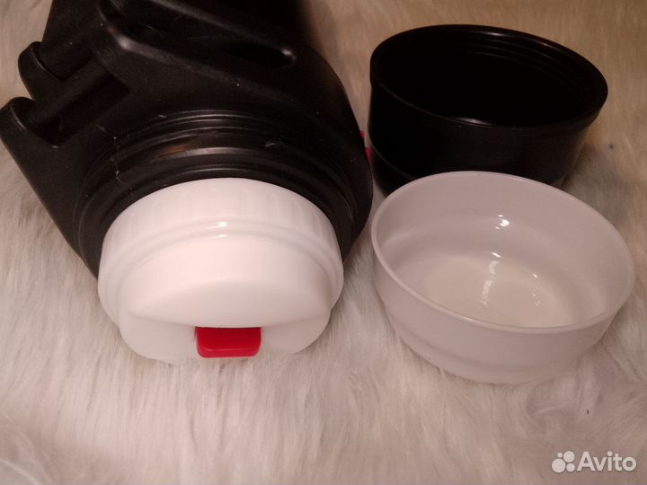 Термос 2 литра новый