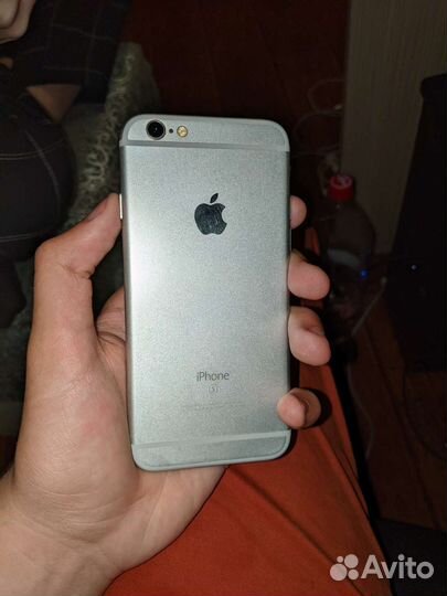 Телефон iPhone 6s
