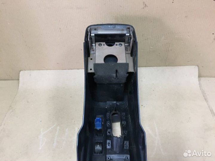 Подлокотник Nissan Almera Classic B10