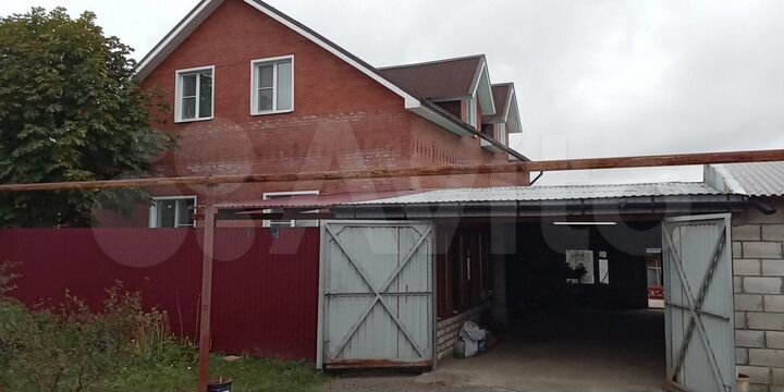 Дом 195 м² на участке 15 сот.