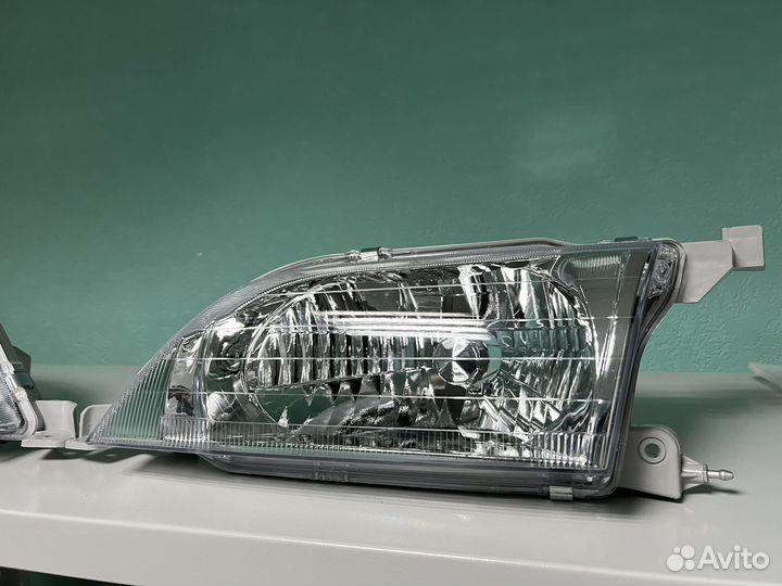 Фары Toyota Vista 40 HLL Качество