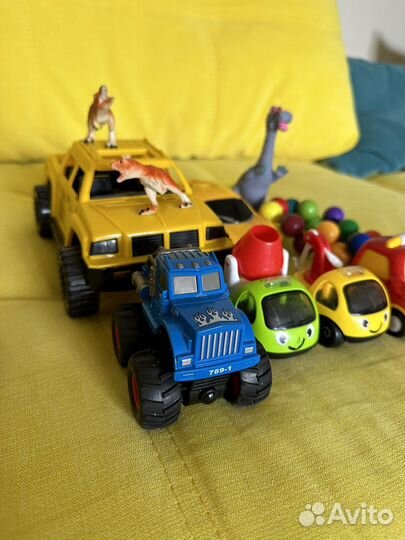 Игрушки машинки пакетом