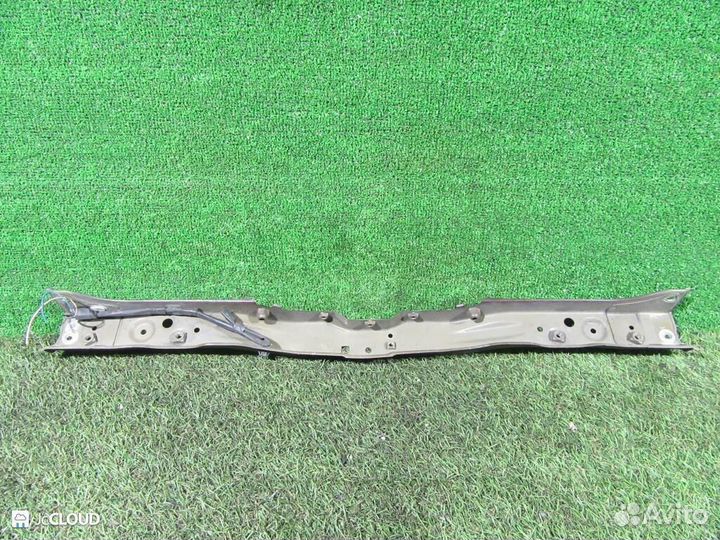 Рамка радиатора на toyota avensis AZT250 1AZ-FSE