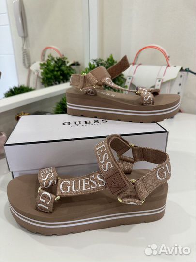 Босоножки Guess новые 38 размер