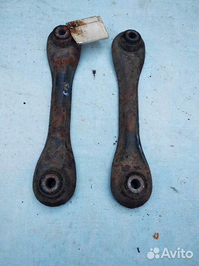 Рычаг задний поперечный 30683067