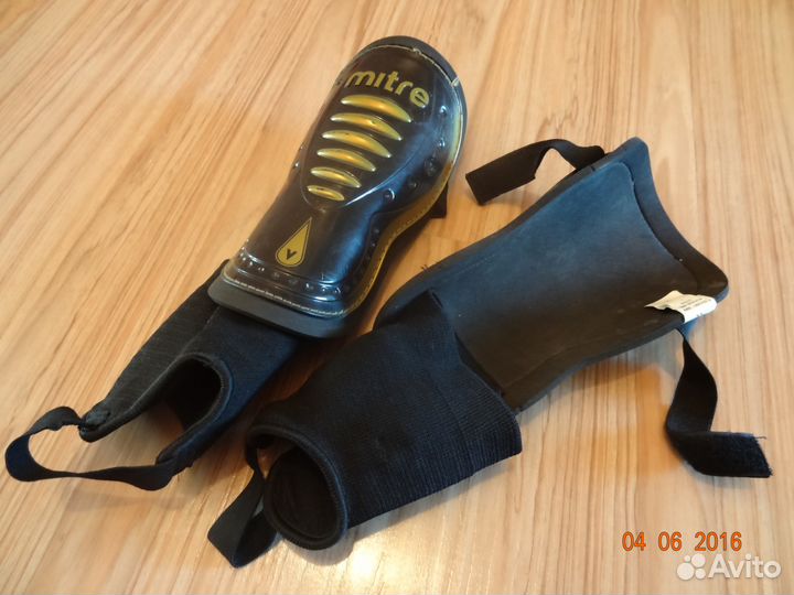 Защита голени и колен (щитки футбольные)