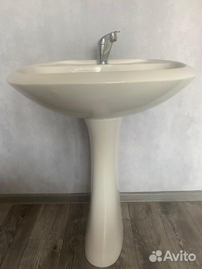 Раковина с подставкой